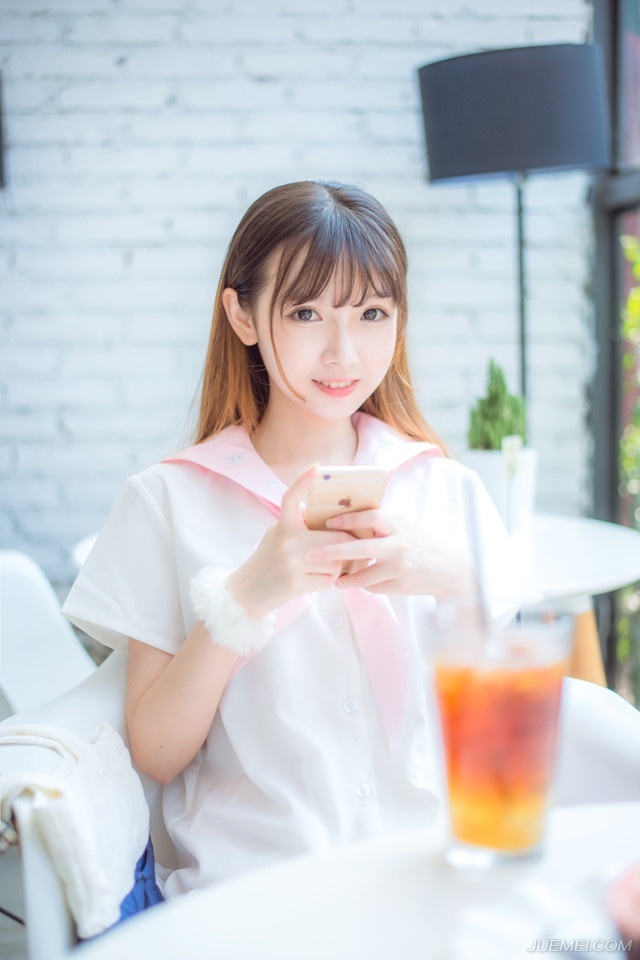 如果工作对于人类不是人生强索的代价，而是目的，人类将是多么幸福。